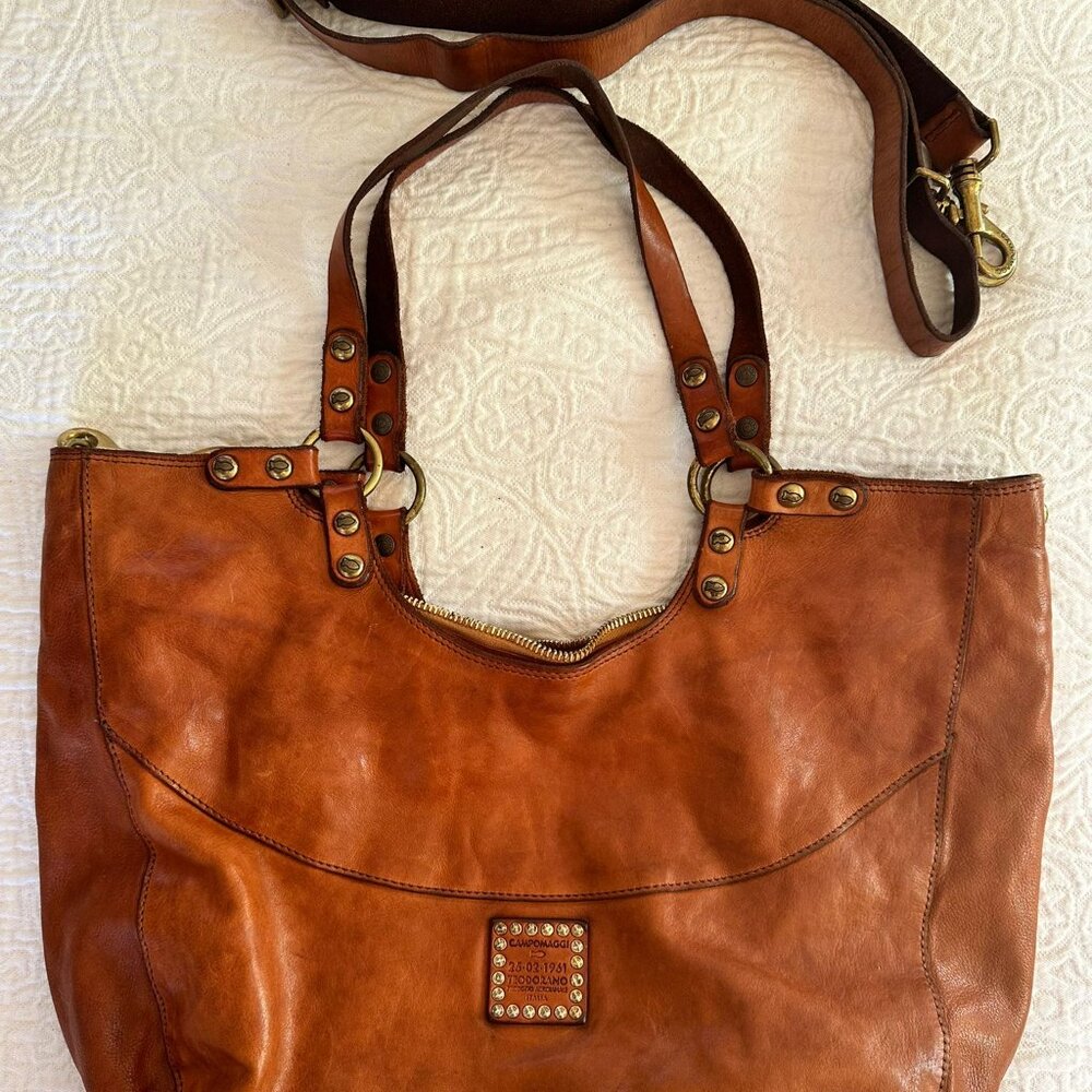 Brand New Campomaggi messenger bag leather